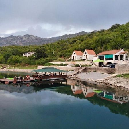 Splav "Slap" - Bungalovi Danilovgrad Exterior foto